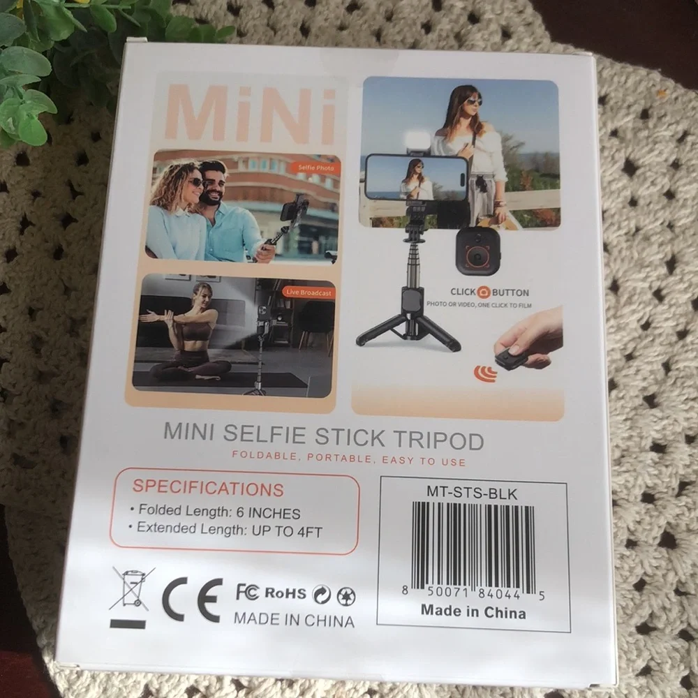 Mini Selfie Stick Tripod – Black